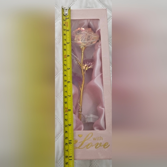 🌟 Pink Lighted Rose Ornament  in Gift Box Home Or Desk Decor 🌟 - Picture 3 of 5